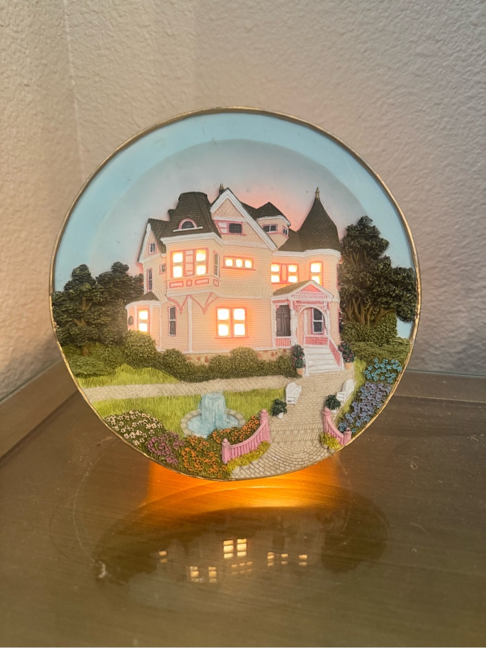 Vintage Victorian House Light-Up Decorative Plate